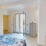 Rivierarent Charming With Pool And Garden شقة