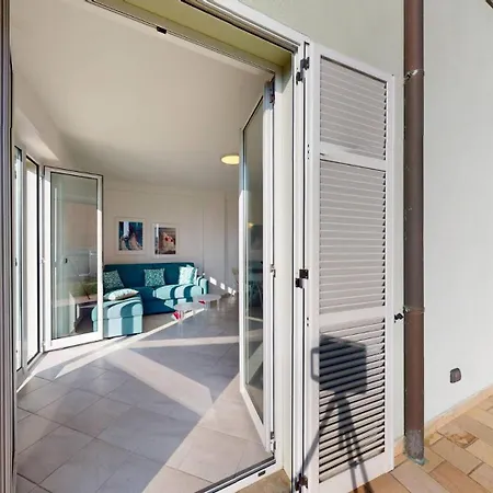 Rivierarent Charming With Pool And Garden Apartament *