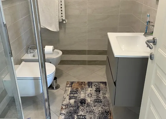 Rivierarent Charming With Pool And Garden 아파트