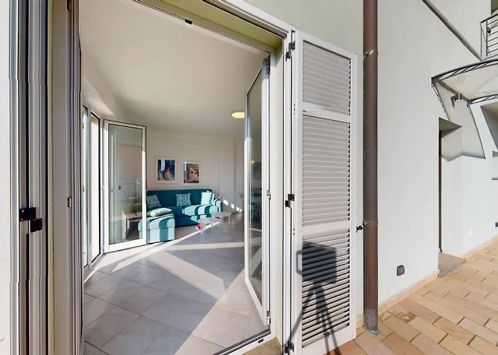 Rivierarent Charming With Pool And Garden 아파트 *