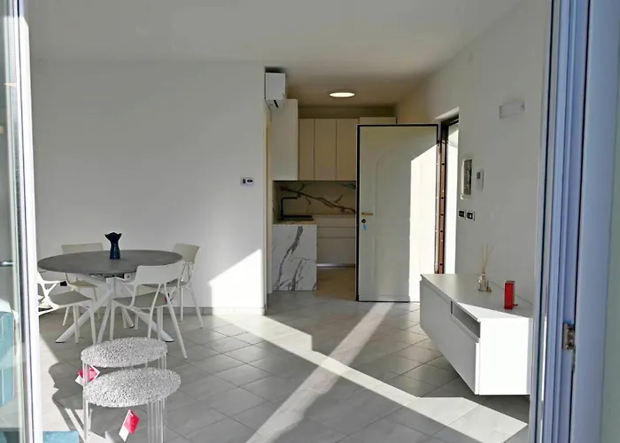 Rivierarent Charming With Pool And Garden * 알라시오