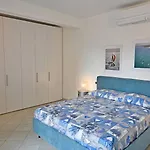 Rivierarent Charming With Pool And Garden Daire