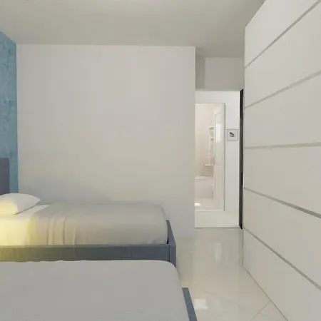 Апартаменти Rivierarent Charming With Pool And Garden