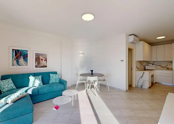 Appartement Rivierarent Charming With Pool And Garden